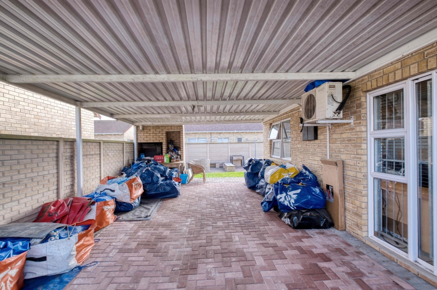 2 Bedroom Property for Sale in Parsonsvlei Eastern Cape